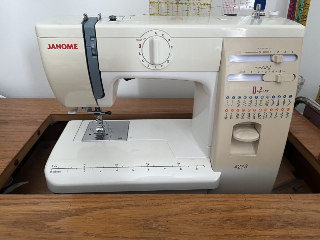 Amy's Janome 423S, mounted in a sewing desk.